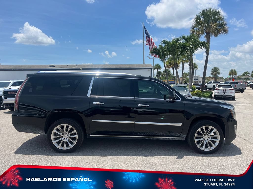 Used 2020 Cadillac Escalade ESV Premium Luxury RWD image 4
