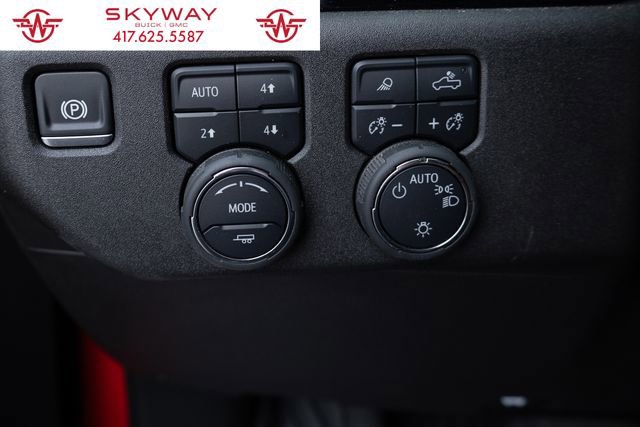 Used 2025 Chevrolet Silverado 1500 LT image 22