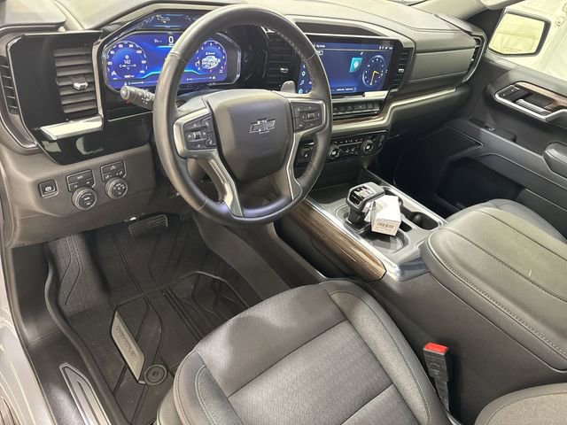 Used 2025 Chevrolet Silverado 1500 RST AWD/4WD image 10