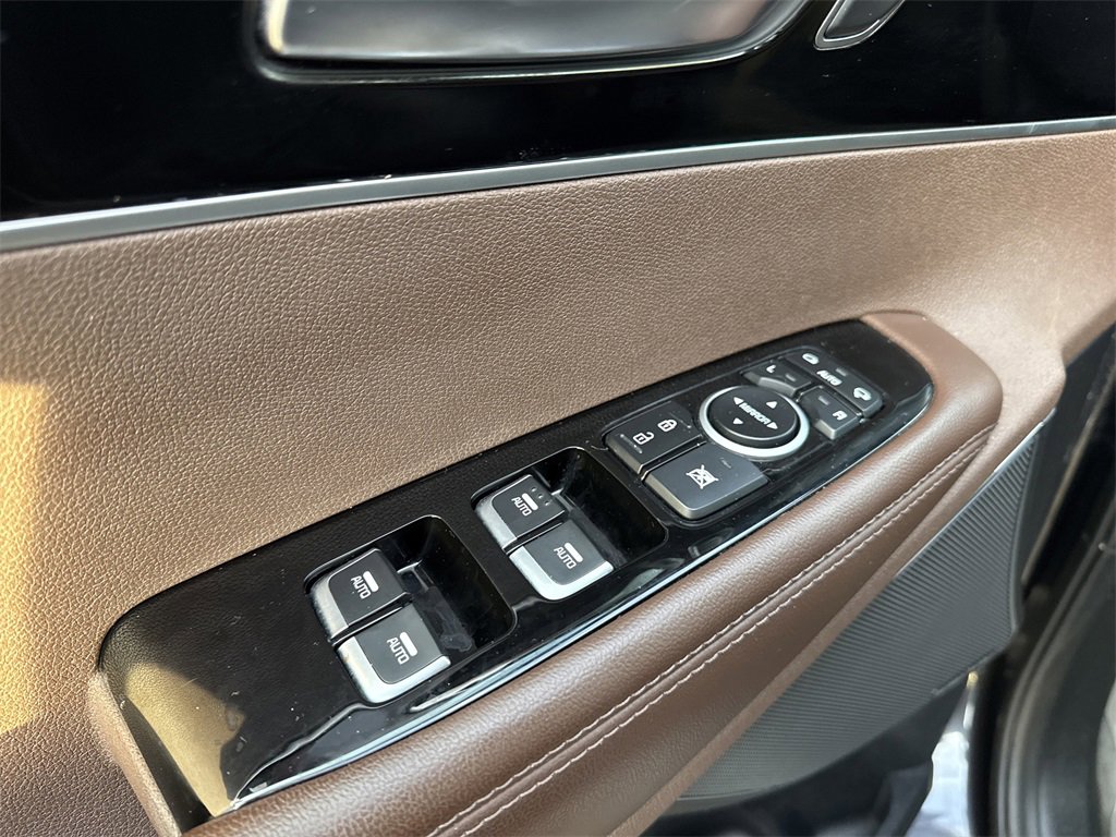 Used 2019 Kia Sorento SX w/ SX Touring Package image 17