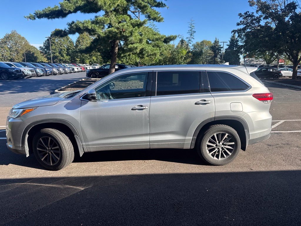 Used 2018 Toyota Highlander XLE AWD/4WD image 6