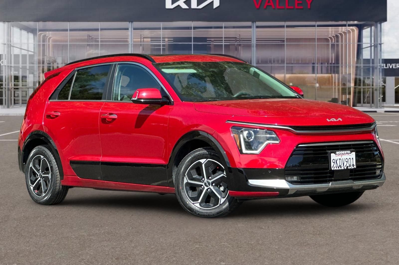 Certified 2024 Kia Niro FWD image 2