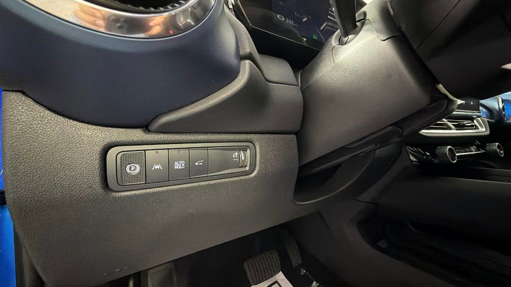 Used 2025 Chevrolet Equinox EV LT w/ Convenience Package FWD image 24