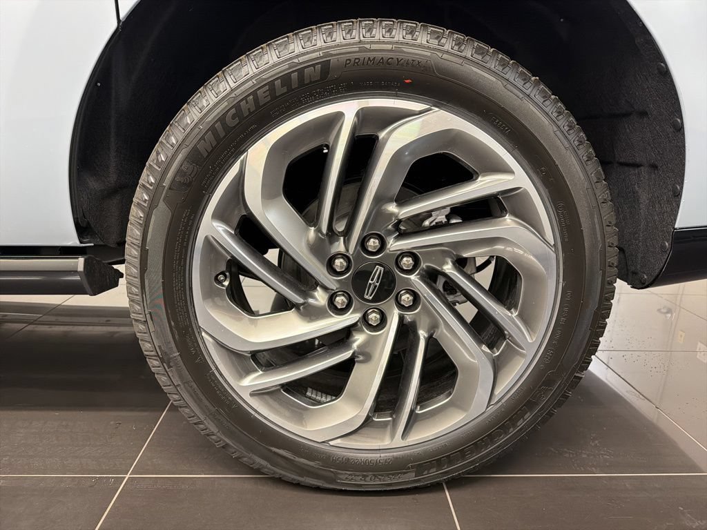 Used 2026 Lincoln Navigator L Reserve AWD/4WD image 7