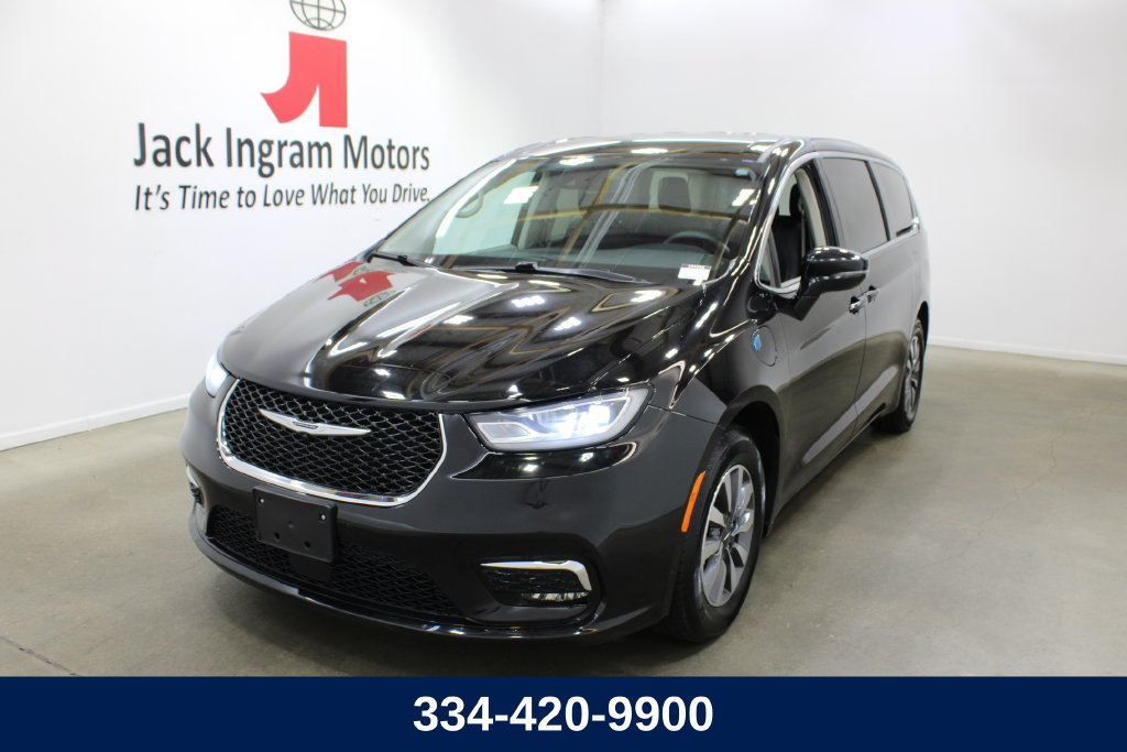 Used 2024 Chrysler Pacifica Limited FWD 360° Tour