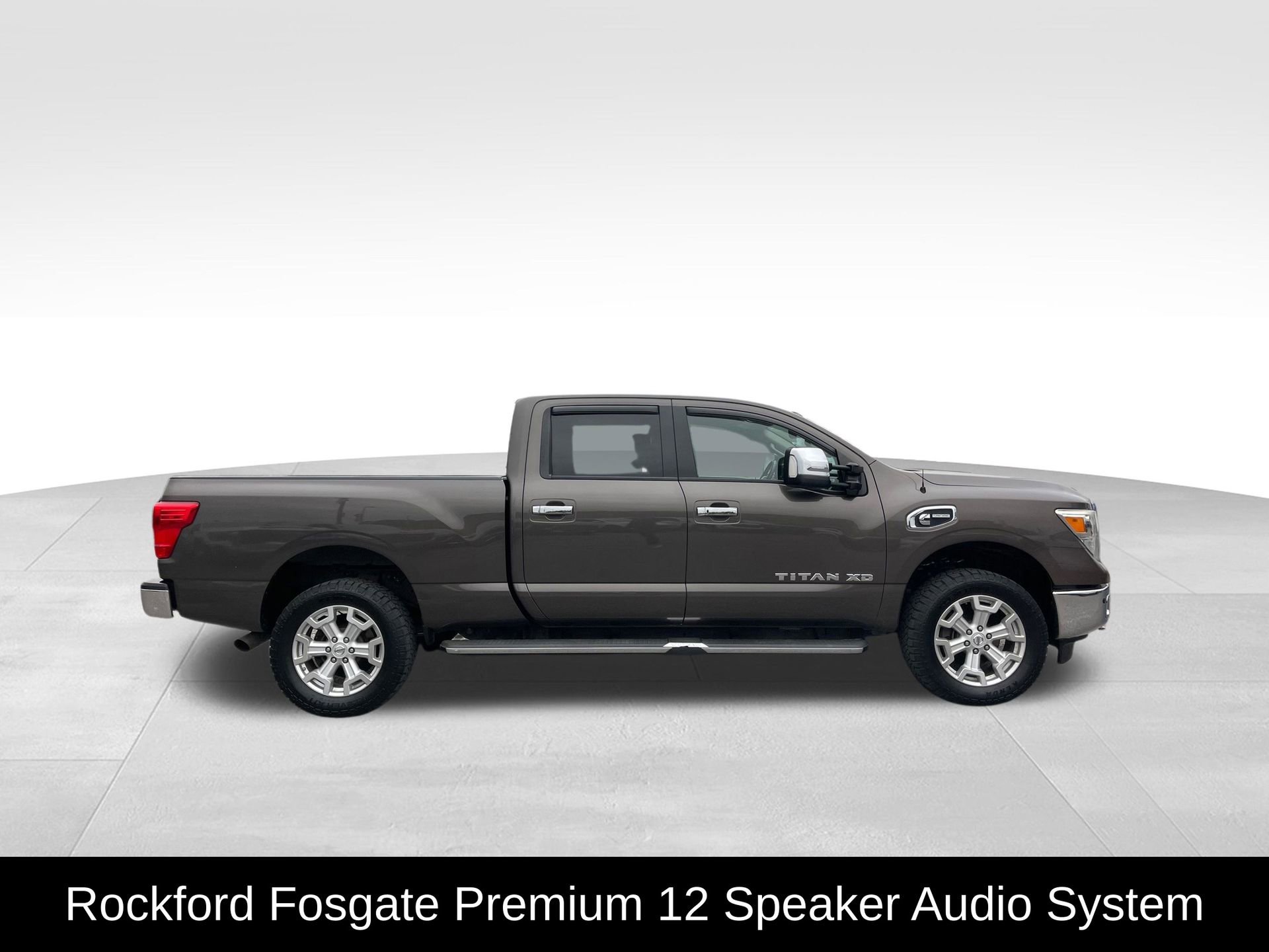 Used 2016 Nissan Titan SL image 4