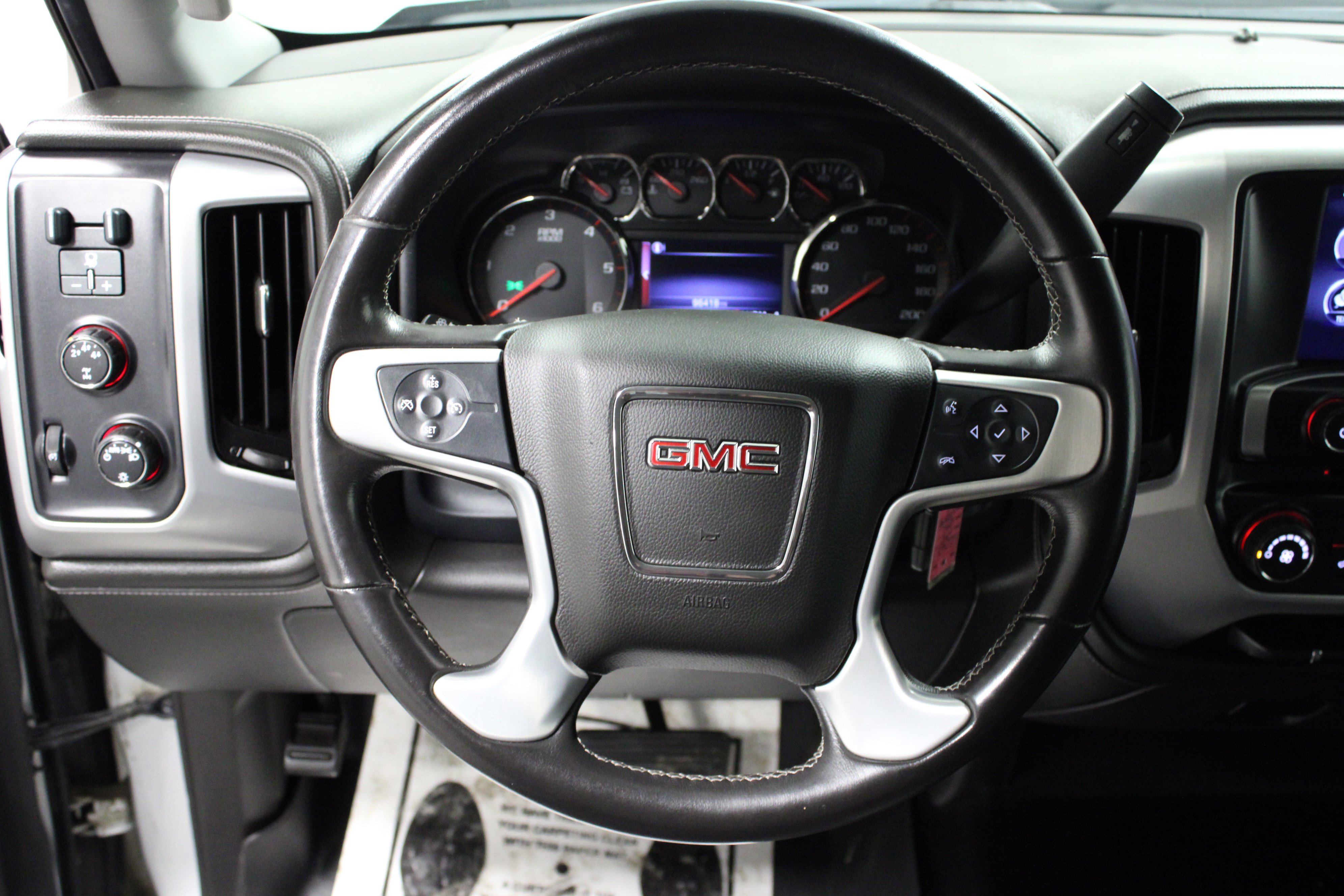 Used 2015 GMC Sierra 2500 SLE image 16