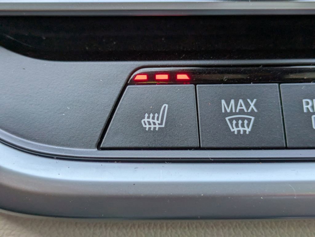 Used 2021 BMW X5 xDrive40i w/ Premium Package image 31