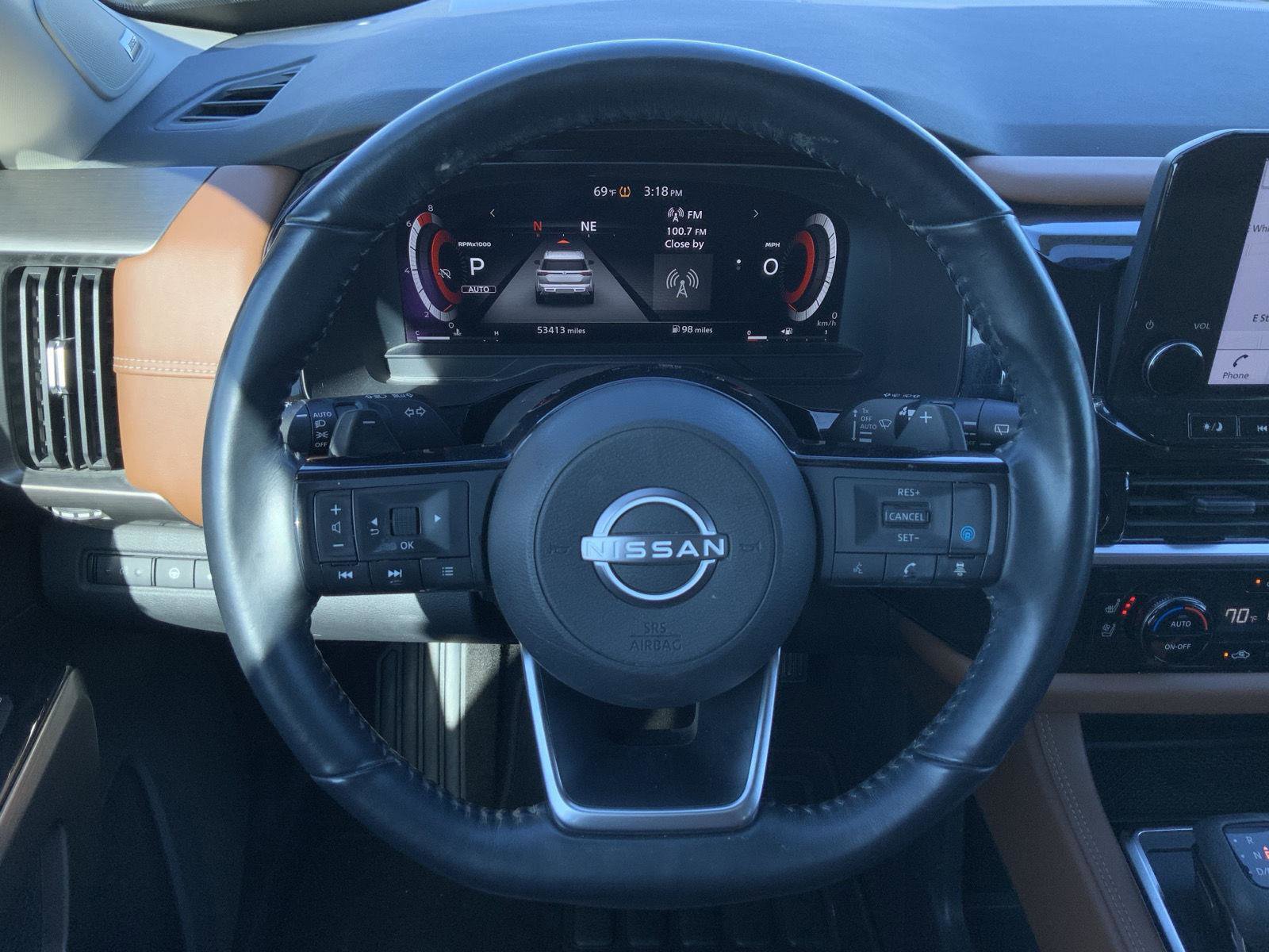 Used 2023 Nissan Pathfinder Platinum image 32