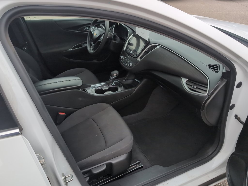 Used 2023 Chevrolet Malibu LT image 21