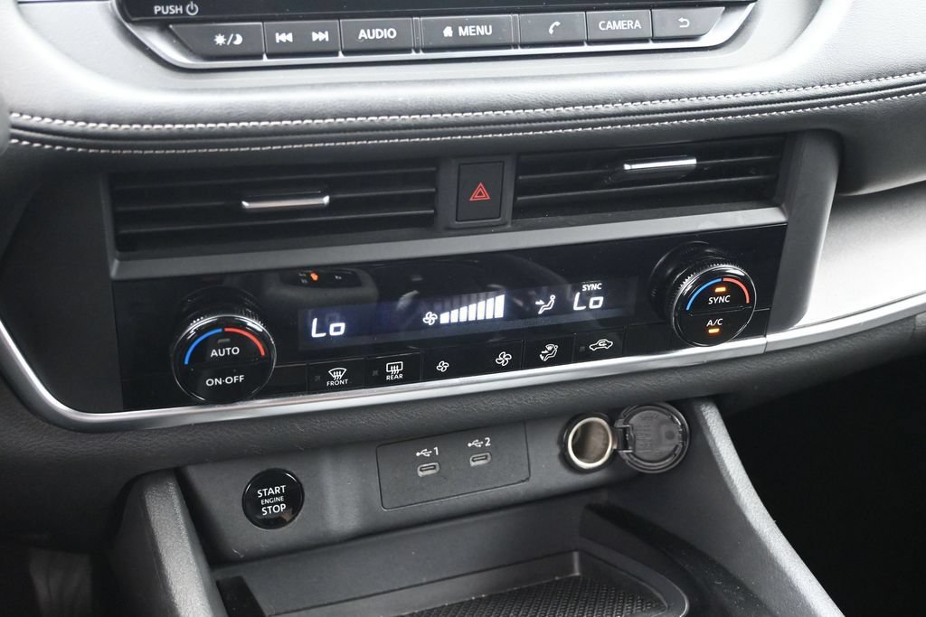 Used 2025 Nissan Rogue SV AWD/4WD image 16