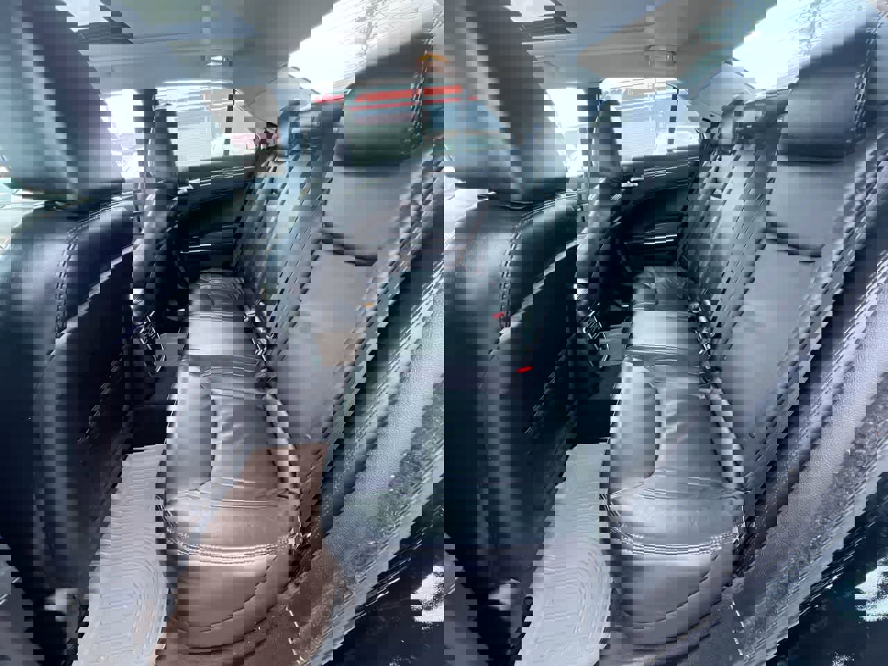 Used 2016 Chrysler 300 Limited w/ Driver Convenience Group image 23