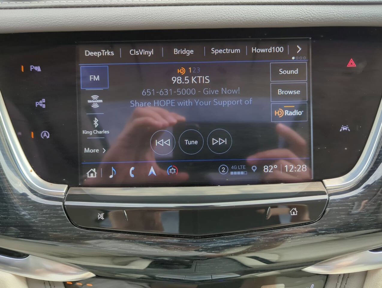 Used 2024 Cadillac XT6 Premium Luxury w/ Technology Package image 16