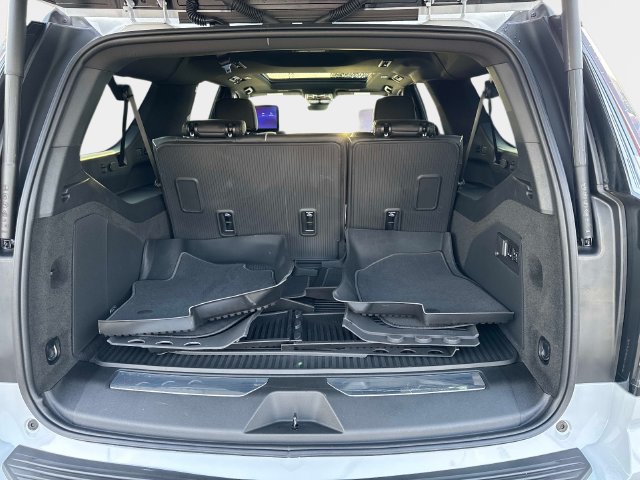 New 2026 Cadillac Escalade ESV Luxury w/ LPO, Floor Liner Package AWD/4WD image 5