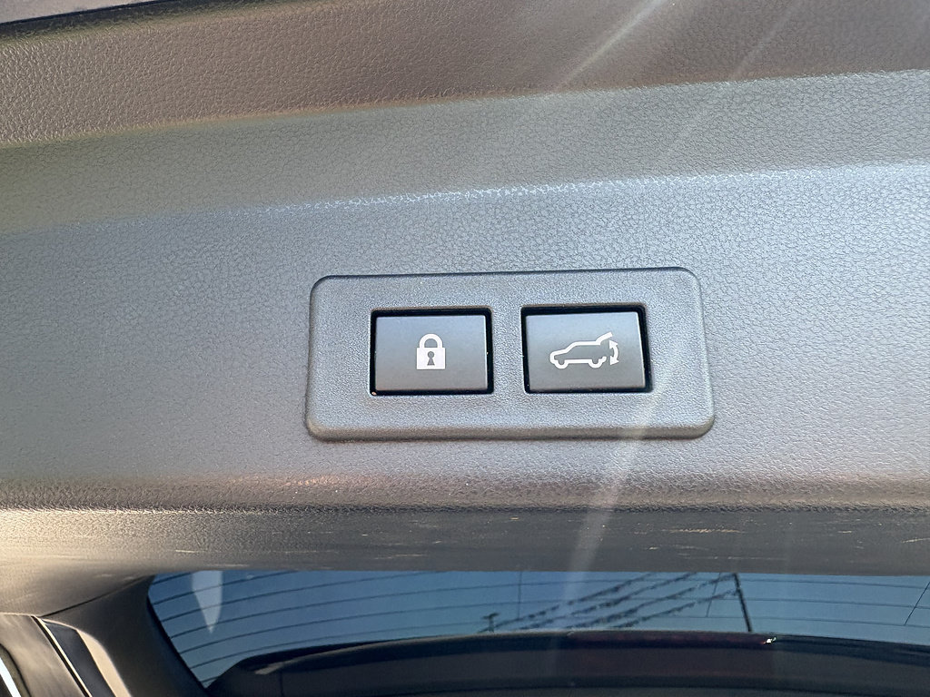 Used 2023 Subaru Ascent Onyx Edition AWD/4WD image 16