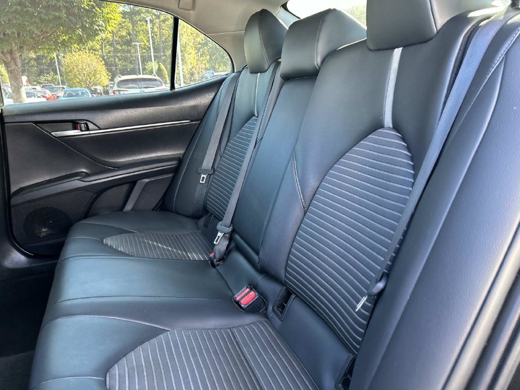 Used 2021 Toyota Camry SE FWD image 14