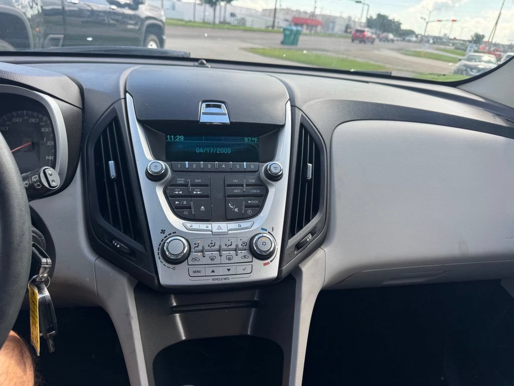 Used 2010 Chevrolet Equinox LT FWD image 18
