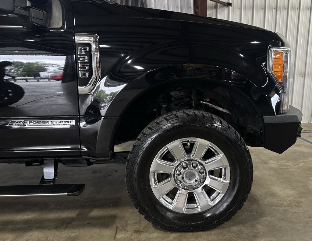 Used 2019 Ford F350 Platinum w/ Platinum Ultimate Package image 9