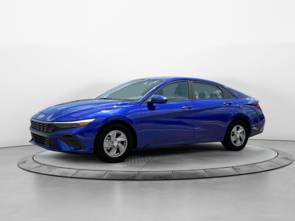 New 2025 Hyundai Elantra SE image 2
