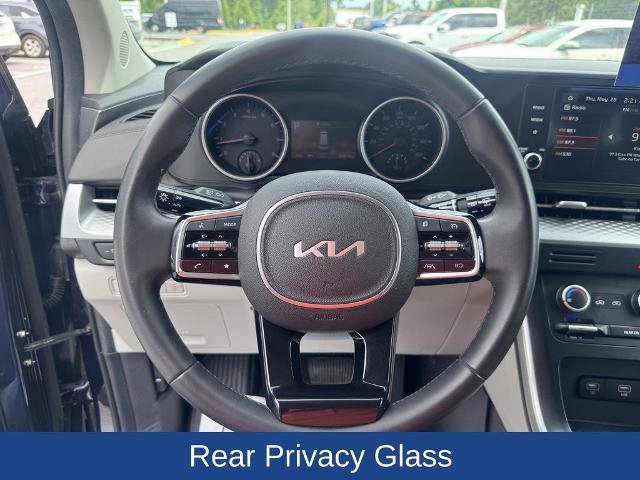 Used 2024 Kia Carnival LX FWD image 16