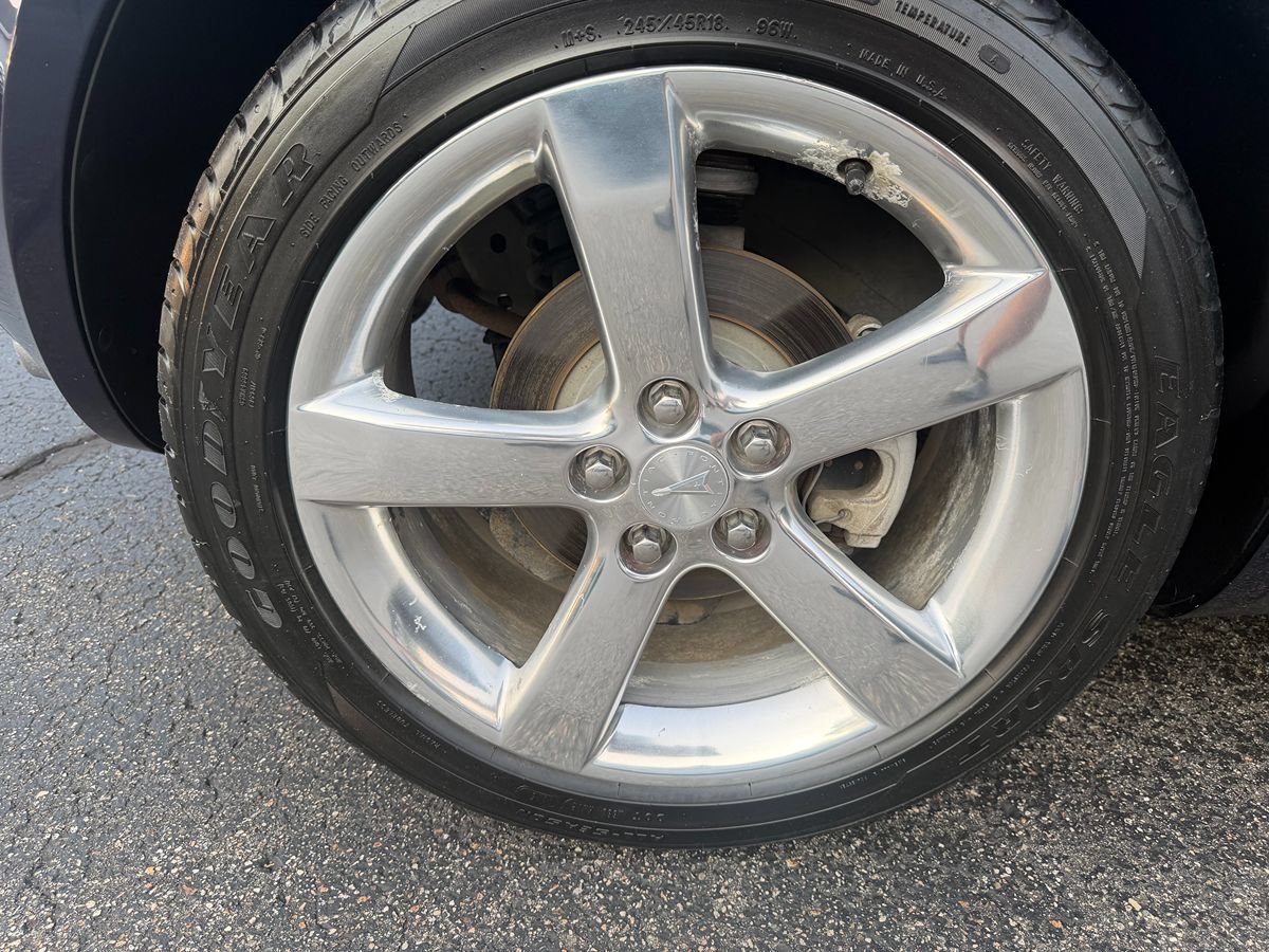 Used 2006 Pontiac Solstice Convertible w/ Premium Package RWD image 25