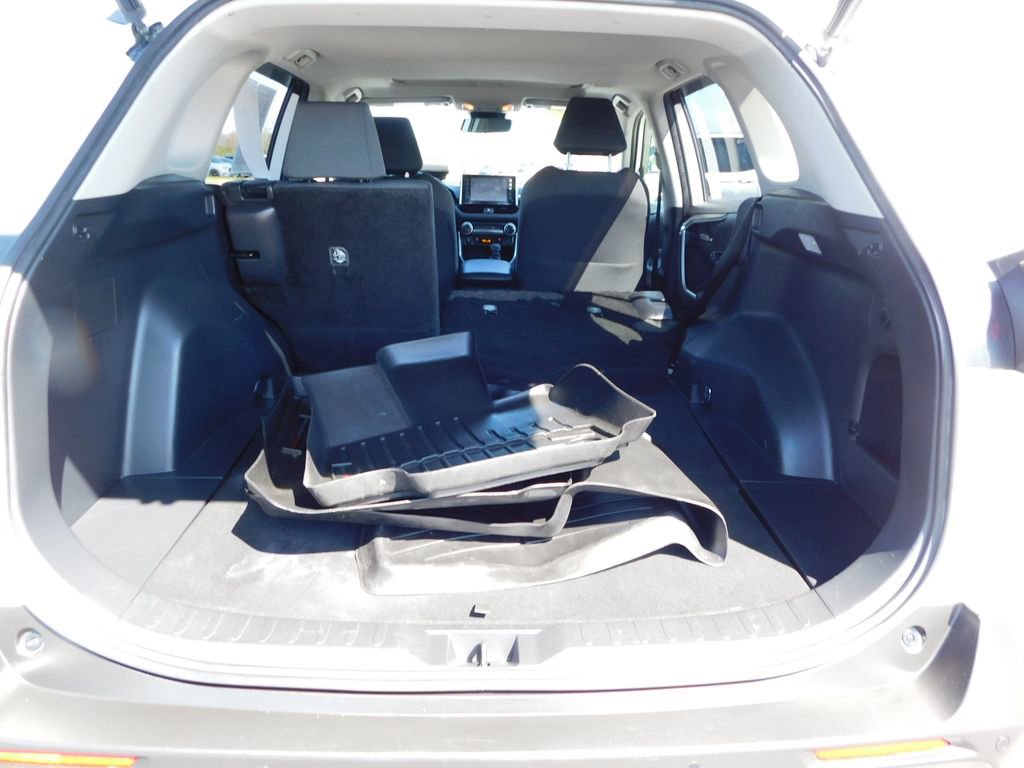 Used 2019 Toyota RAV4 XLE w/ Convenience Package image 24