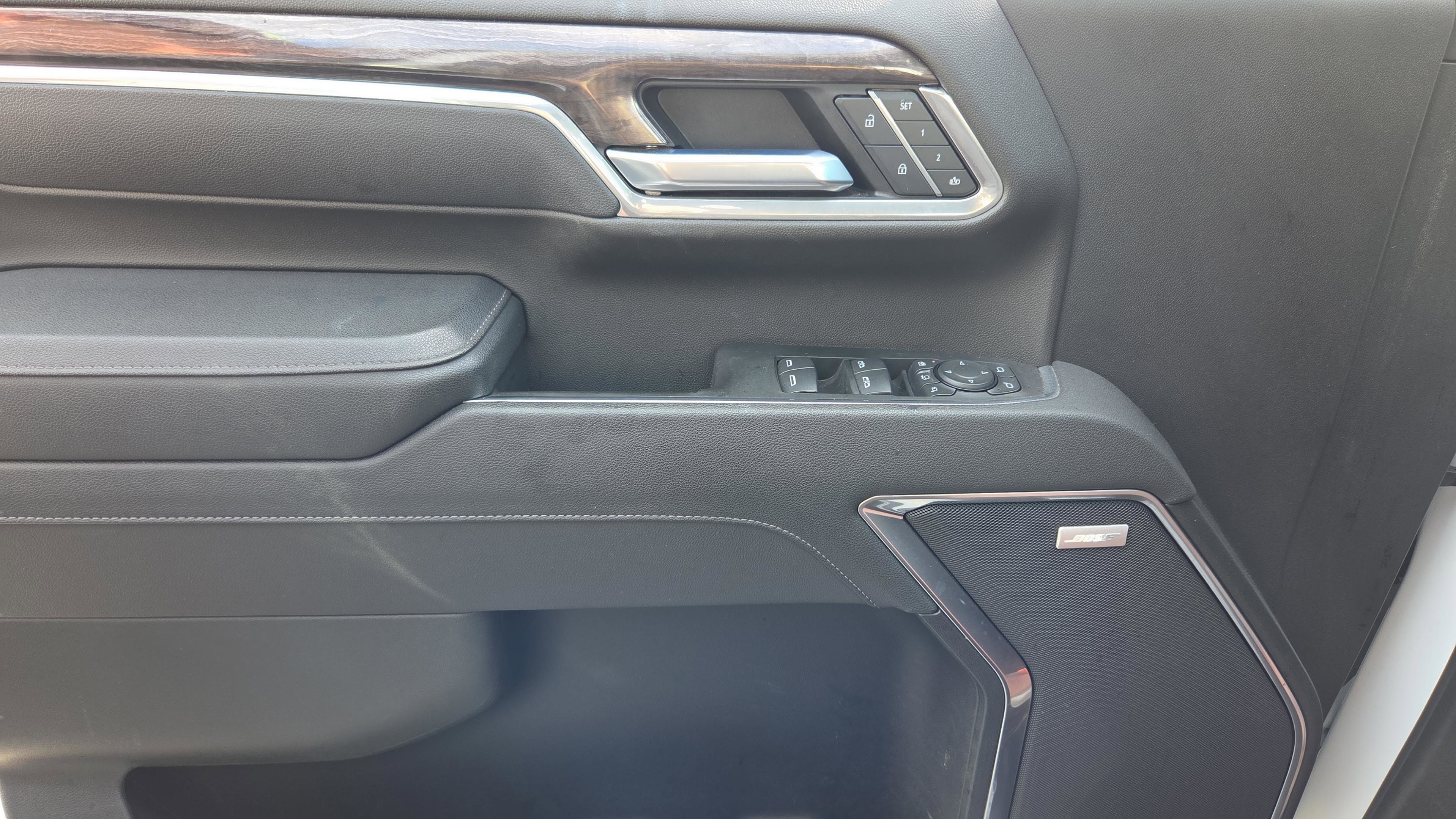 Used 2025 Chevrolet Silverado 2500 LTZ w/ LTZ Premium Package image 35