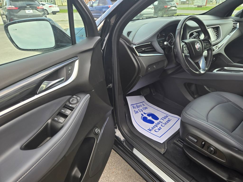 Used 2024 Buick Enclave Essence w/ Experience Buick Package FWD image 6