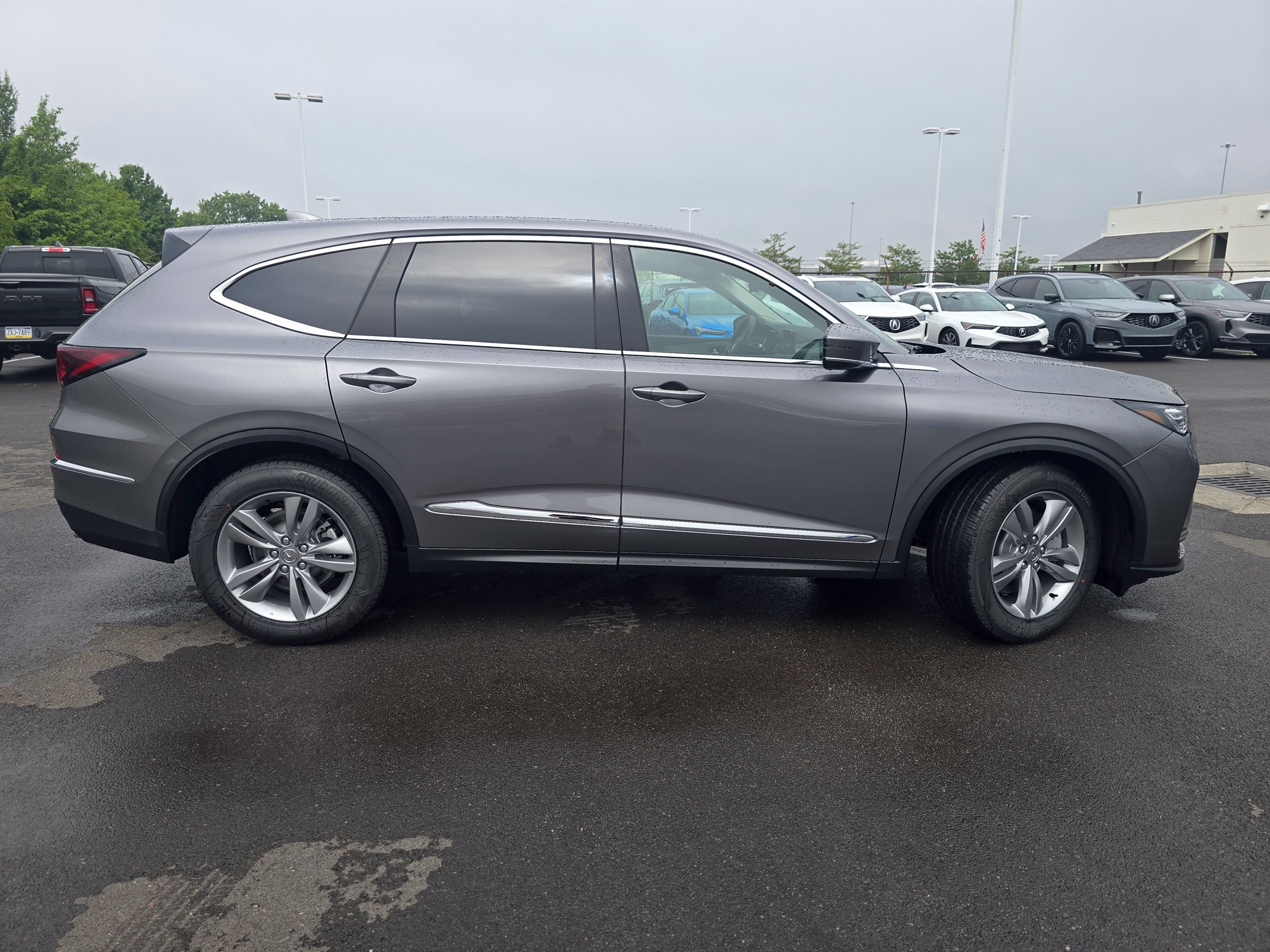 New 2026 Acura MDX SH-AWD image 3