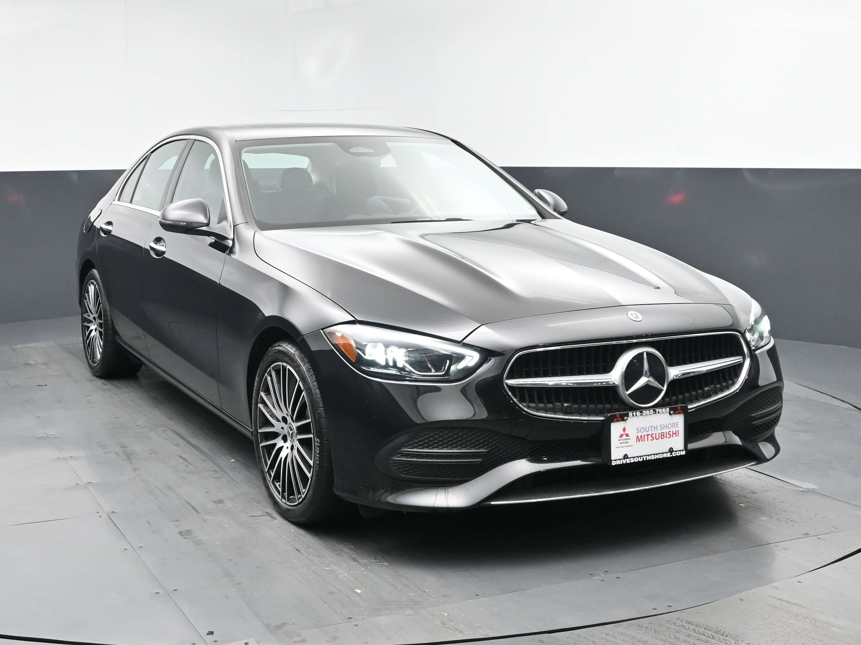 Used 2023 Mercedes-Benz C 300 Sedan image 2