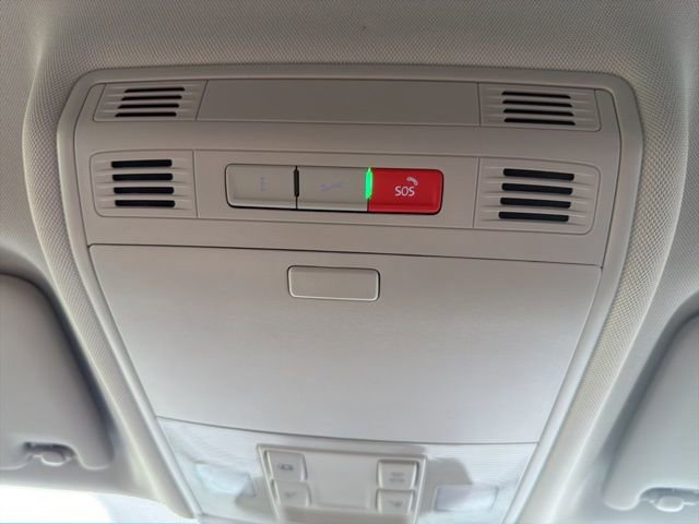 Used 2023 Volkswagen Taos SE w/ Black Wheel Package FWD image 35