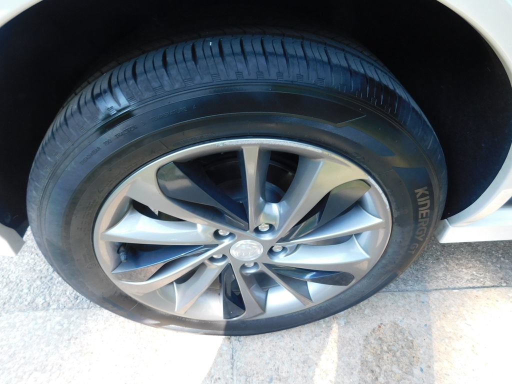 Certified 2022 Buick Encore GX Preferred w/ Sport Touring Package FWD image 7