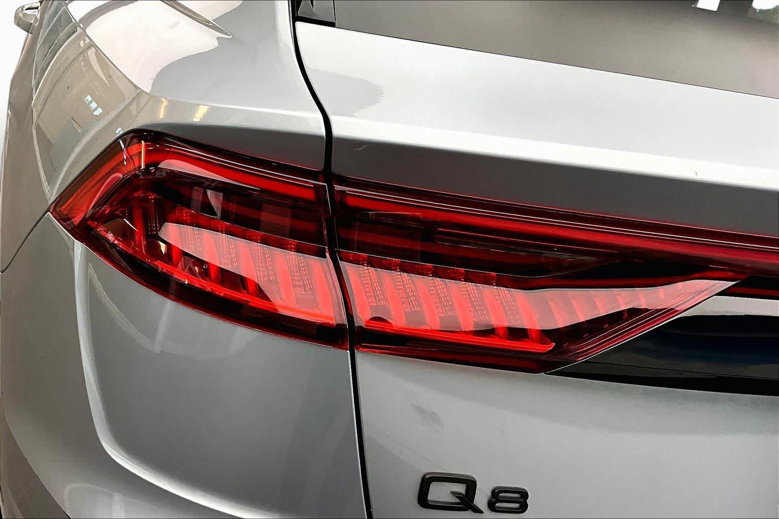 Used 2023 Audi Q8 Prestige AWD/4WD image 28