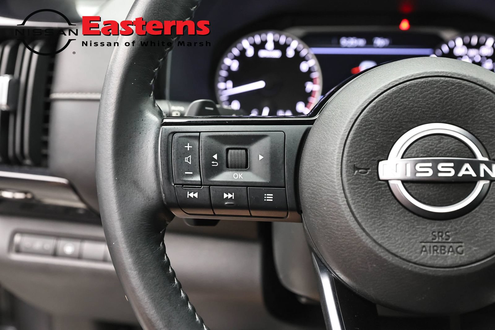 Used 2022 Nissan Pathfinder SV AWD/4WD image 15