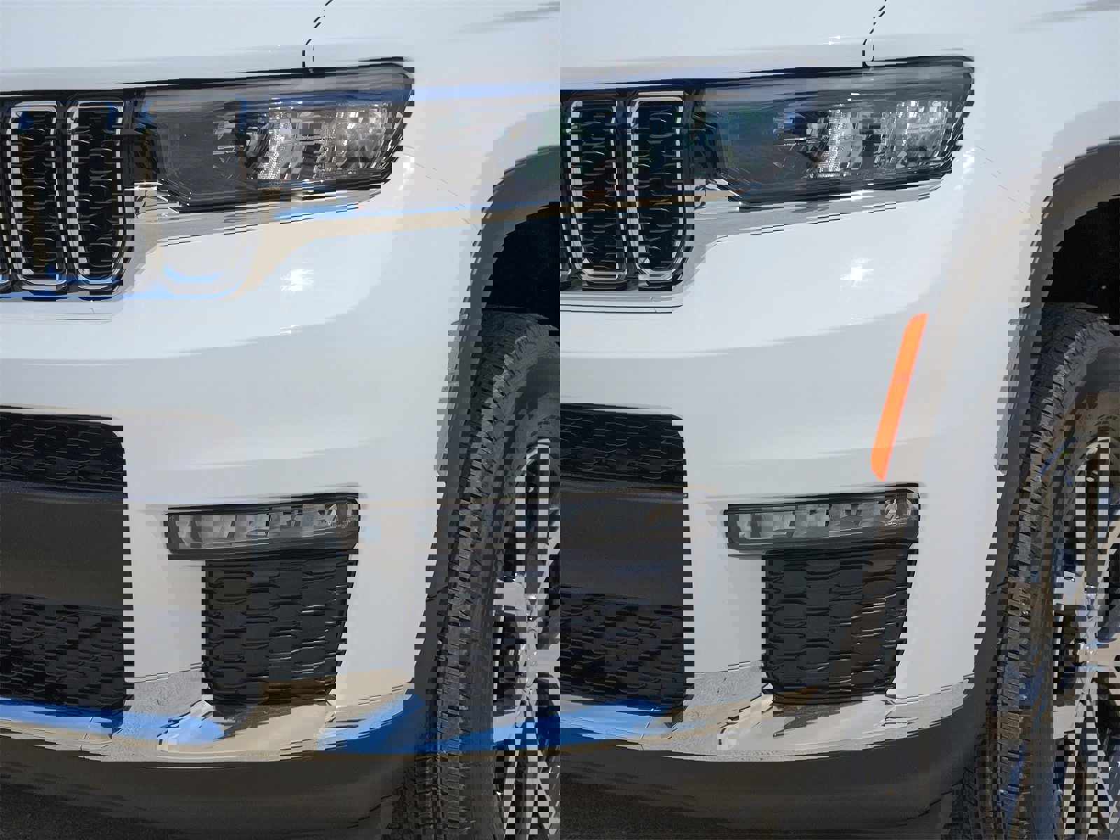 New 2025 Jeep Grand Cherokee L Limited w/ Trailer Tow Package image 8