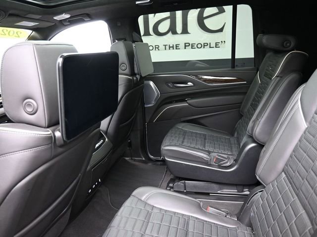 Used 2024 Cadillac Escalade ESV Premium Luxury Platinum image 25