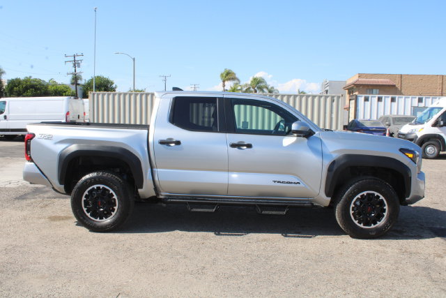 Used 2024 Toyota Tacoma TRD Off-Road AWD/4WD image 3