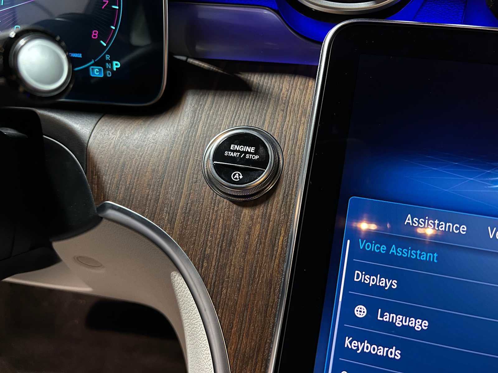 Used 2025 Mercedes-Benz C 300 4MATIC Sedan image 32