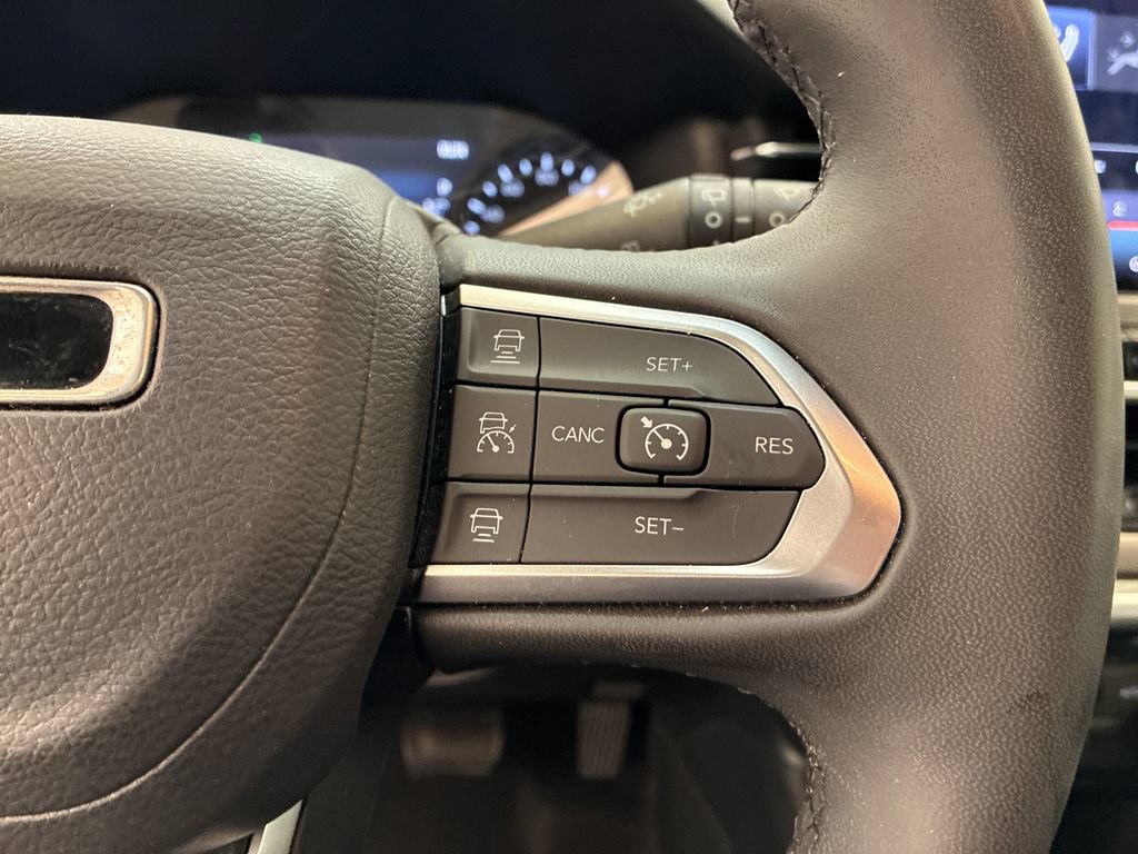 Used 2024 Jeep Compass Limited AWD/4WD image 23