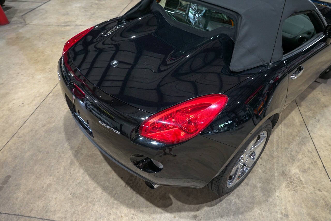 Used 2006 Pontiac Solstice Convertible w/ Premium Package RWD image 34