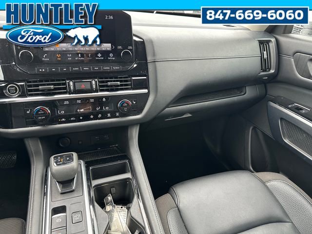 Used 2023 Nissan Pathfinder SL w/ Lighting Package (N92) image 17