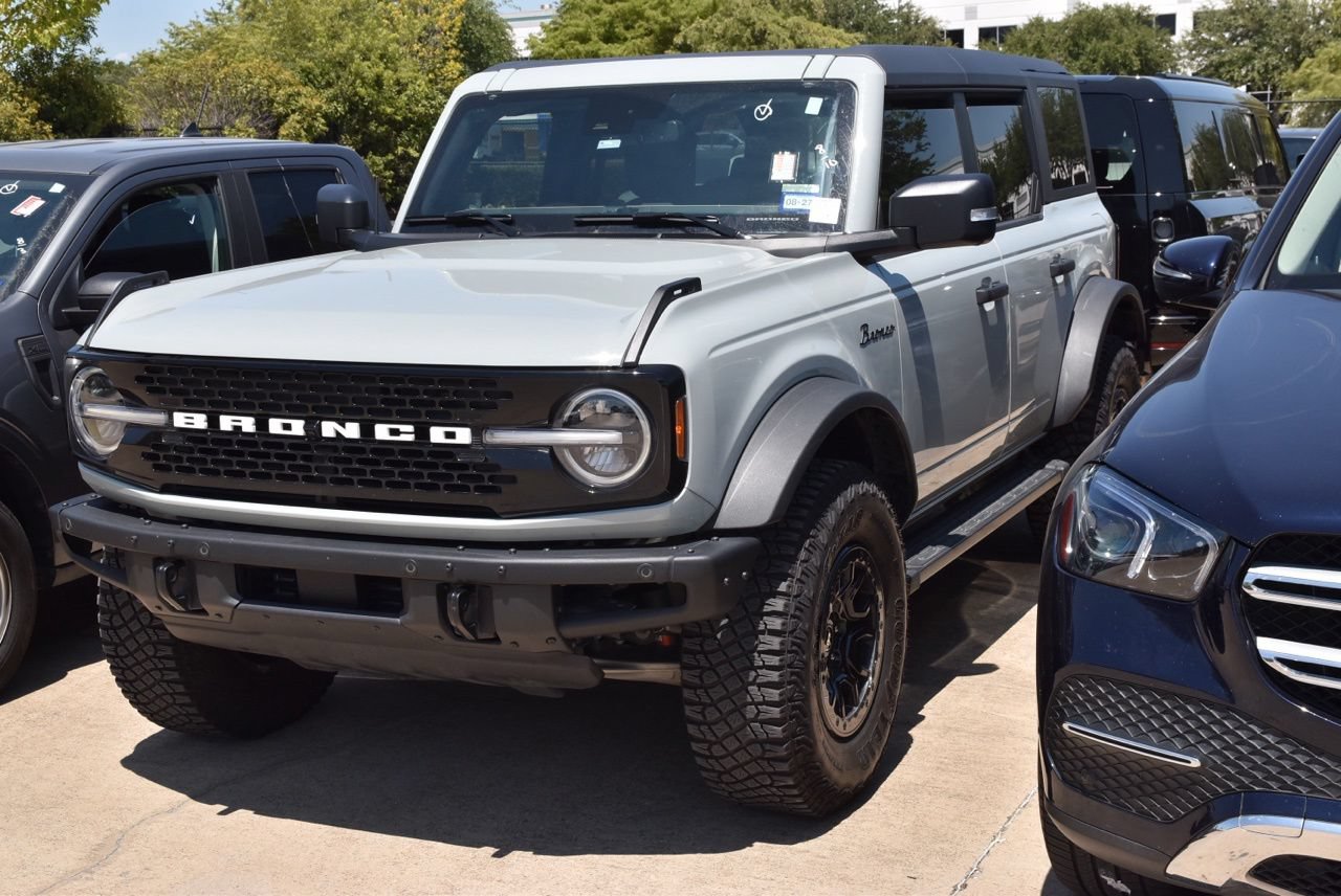 Certified 2024 Ford Bronco Wildtrak AWD/4WD image 2