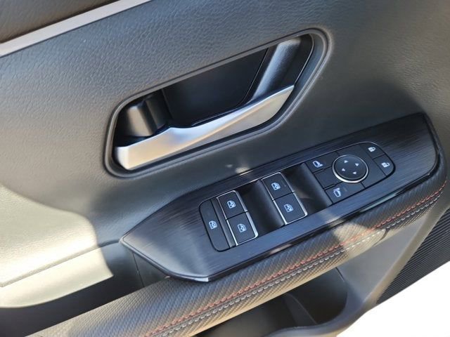 New 2025 Nissan Kicks SR w/ Interior Electronics Package image 18