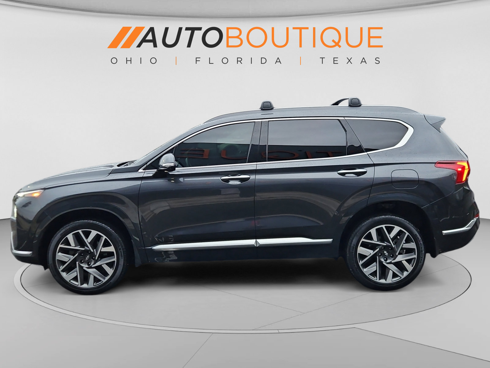 Used 2023 Hyundai Santa Fe Calligraphy AWD/4WD image 2