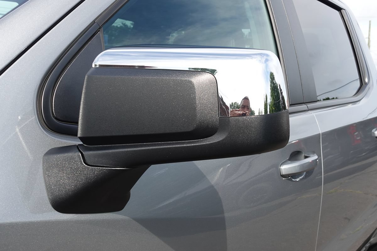 Used 2024 Chevrolet Silverado 1500 LT AWD/4WD image 7