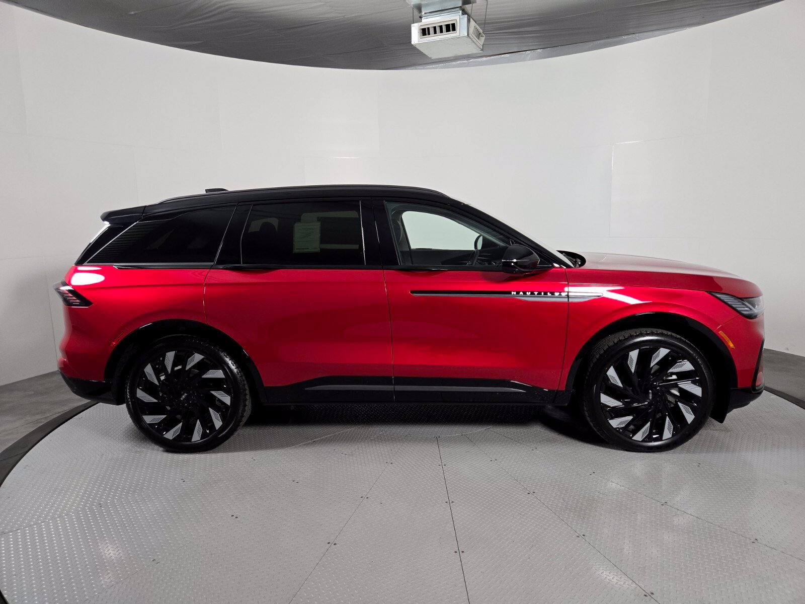 New 2026 Lincoln Nautilus Reserve AWD/4WD image 3