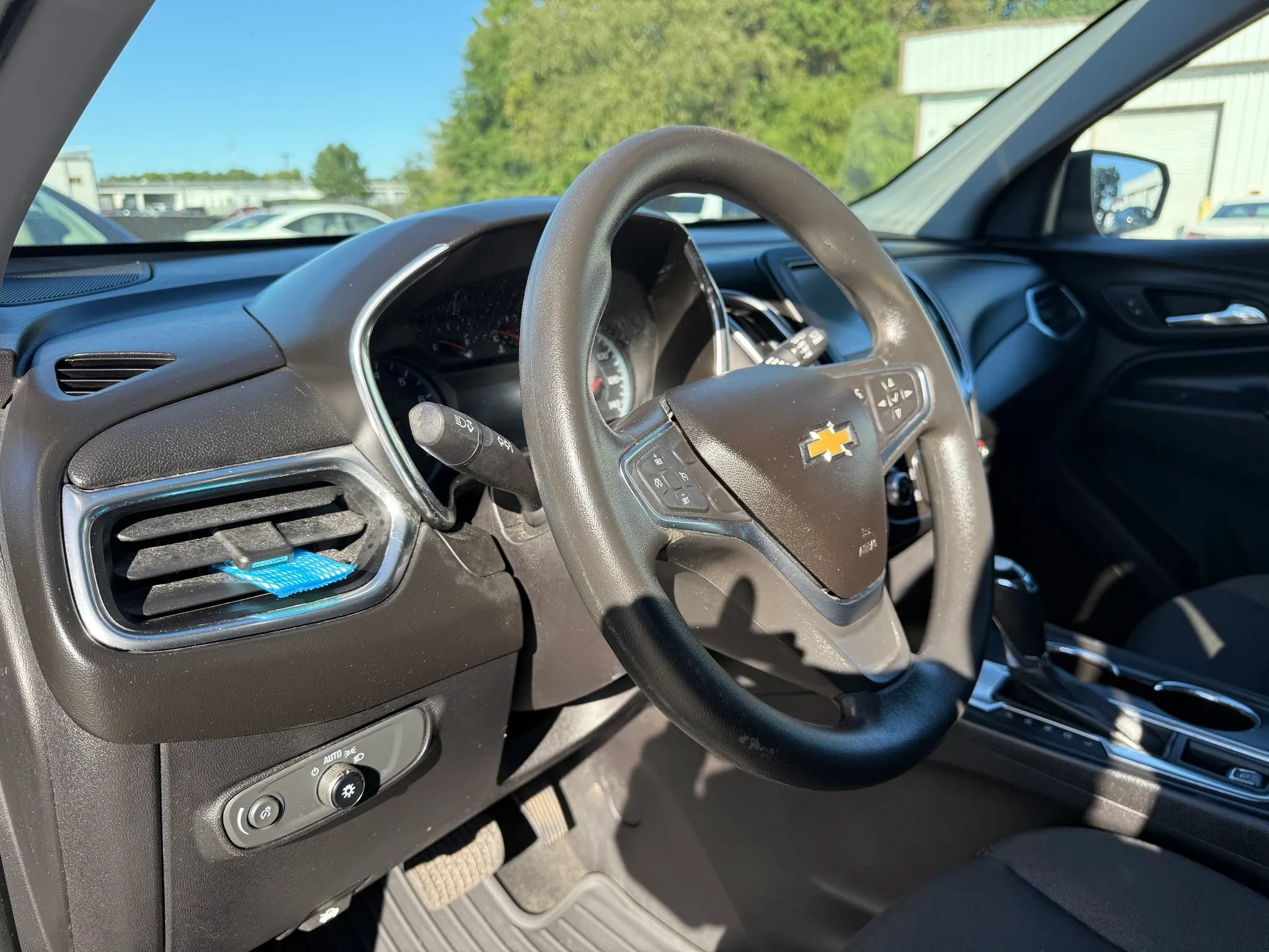 Used 2018 Chevrolet Equinox LT FWD image 17