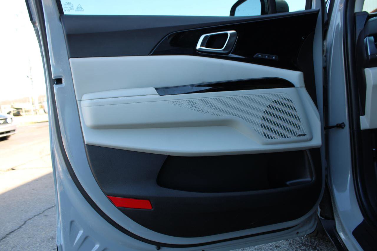 Used 2024 Kia Carnival SX Prestige image 14