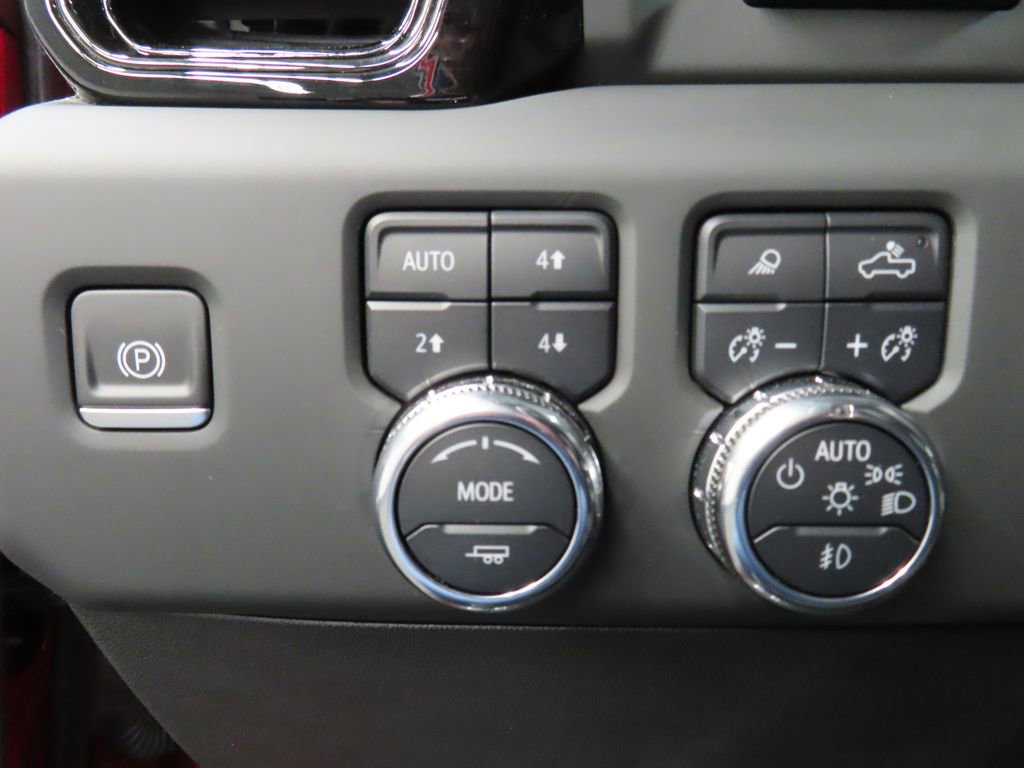 Used 2025 GMC Sierra 2500 AT4 w/ Technology Package AWD/4WD image 70