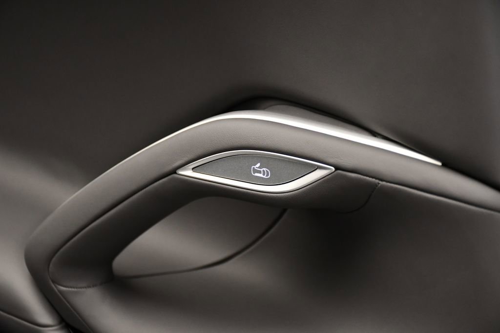 Used 2023 Ferrari Purosangue image 43